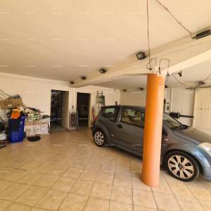 Samostojeća obiteljska kuća u blizini mora! Pješčana uvala.