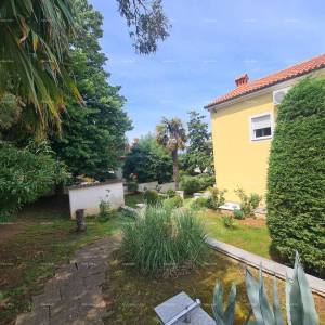 Samostojeća obiteljska kuća u blizini mora! Pješčana uvala.