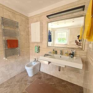 Samostojeća obiteljska kuća u blizini mora! Pješčana uvala.