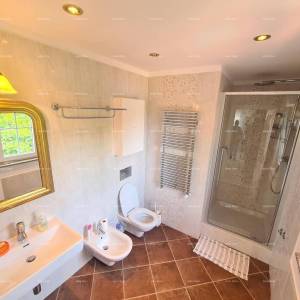 Samostojeća obiteljska kuća u blizini mora! Pješčana uvala.