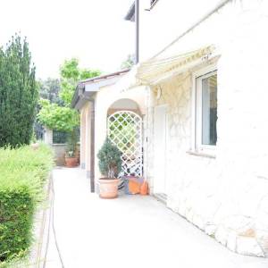 Samostojeća u blizini plaže!  Banjole.