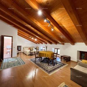 Šarmantna kamena kuća na prostranom terenu u blizini Poreča.