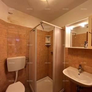 Šarmantna kamena kuća na prostranom terenu u blizini Poreča.