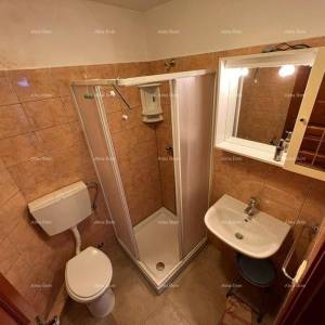 Šarmantna kamena kuća na prostranom terenu u blizini Poreča.