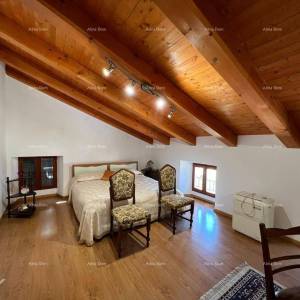 Šarmantna kamena kuća na prostranom terenu u blizini Poreča.