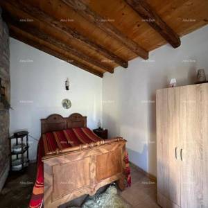 Šarmantna kamena kuća na prostranom terenu u blizini Poreča.