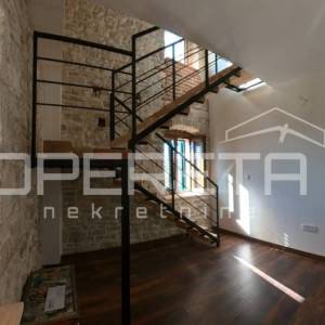 Šarmantna kamena kuća u Grohotama, Šolta