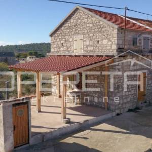 Šarmantna kamena kuća u Grohotama, Šolta