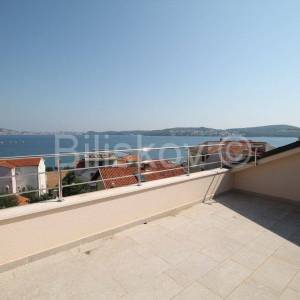 Seget Donji, kuća sa 3 stana, 427m2, prodaja