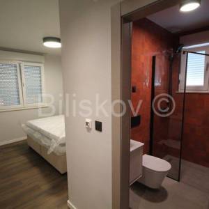 Seget Donji, kuća sa 3 stana, 427m2, prodaja