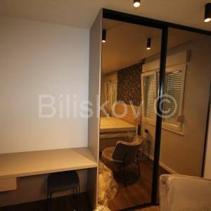 Seget Donji, kuća sa 3 stana, 427m2, prodaja