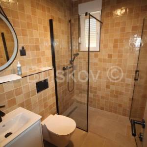 Seget Donji, kuća sa 3 stana, 427m2, prodaja