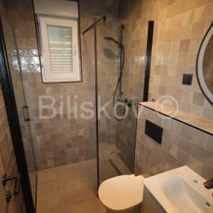 Seget Donji, kuća sa 3 stana, 427m2, prodaja