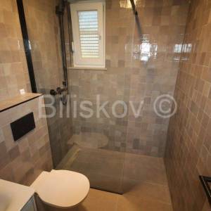 Seget Donji, kuća sa 3 stana, 427m2, prodaja