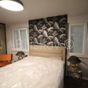 Seget Donji, kuća sa 3 stana, 427m2, prodaja