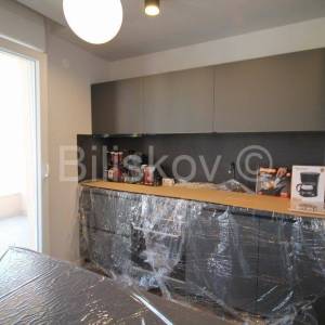 Seget Donji, kuća sa 3 stana, 427m2, prodaja