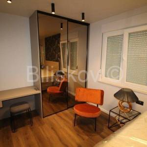 Seget Donji, kuća sa 3 stana, 427m2, prodaja