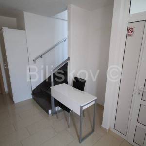 Seget, Seget Vranjica, apartmanska kuća sa 6 apartmana.