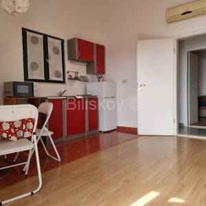 Seget Vranjica, dvojna kuća s 3 stana, prodaja