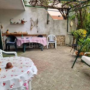 Seget Vranjica, dvojna kuća s 3 stana, prodaja