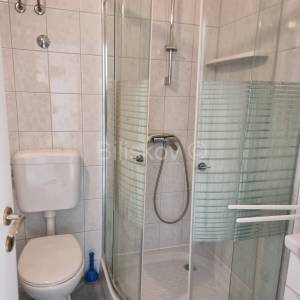 Seget Vranjica, dvojna kuća s 3 stana, prodaja