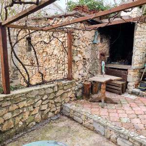 Seget Vranjica, dvojna kuća s 3 stana, prodaja