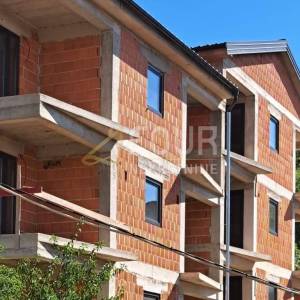 Senj, projekt kuće sa 6 stambenih jedinica i 6 garaža