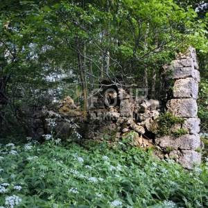 Senj - zaleđe, Crni Kal, zemljište s ruševinom