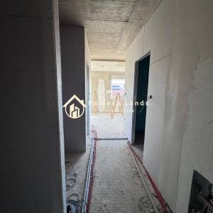 Sesvete,3-S(S2)96m2 u visokom prizemlju s vrtom,liftom,parkingom 