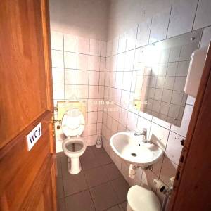 Sesvete,opremljen restoran i skladište cca 300m2 s 10 parkinga+garaža 