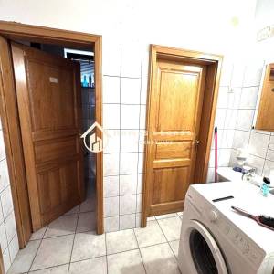 Sesvete,opremljen restoran i skladište cca 300m2 s 10 parkinga+garaža 