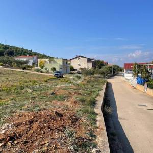 Šibenik - Bilice, građevinsko zemljište 5000 m2, pogled na more