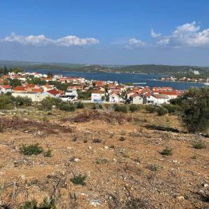 Šibenik - Bilice, građevinsko zemljište 5000 m2, pogled na more