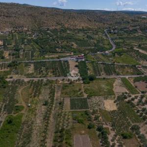 Šibenik, Jadrtovac - Građevinsko i Pašno Zemljište 3978m2 u Atraktivnoj Lokaciji