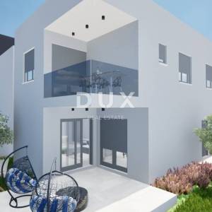 ŠIBENIK, SRIMA – Ekskluzivni stan u prizemlju, 70 m od mora i plaže – rijetkost na tržištu