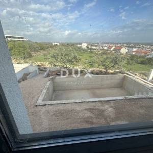 ŠIBENIK, VODICE - Dvojna kuća s bazenom i panoramskim pogledom na more i Vodice