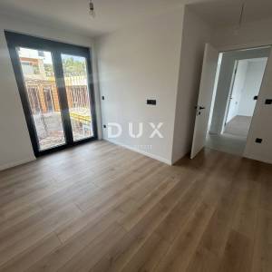 ŠIBENIK, VODICE - Dvojna kuća s bazenom i panoramskim pogledom na more i Vodice