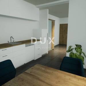 ŠIBENIK, VODICE – Stan u prizemlju s dvorištem u NOVOGRADNJI! PRILIKA!