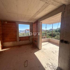 ŠIBENIK, VODICE – Trosoban stan u novogradnji s prelijepim pogledom na more!