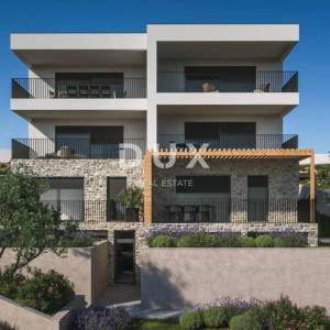 ŠIBENIK, ŽABORIĆ - Predivan dvosobni stan u novogradnji s pogledom na more