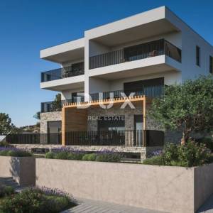 ŠIBENIK, ŽABORIĆ - Predivan dvosobni stan u novogradnji s pogledom na more