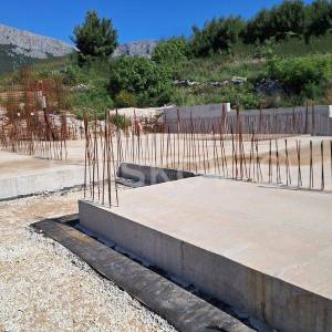 Solin, prodaja zemljište 936 m2, sa započetom gradnjom