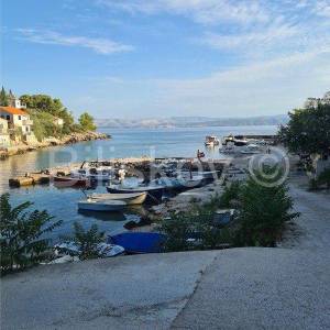 Šolta, Donje Selo, Krušica Donja zemljište 500 m2