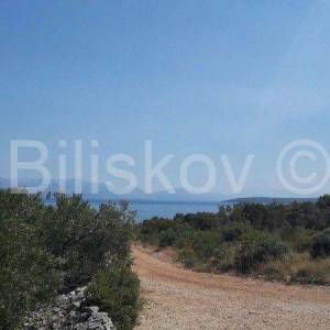 Šolta.  građevinska parcela 2022 m2