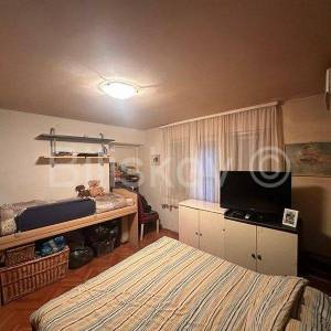 Split, Bačvice - dvosoban stan u manjoj zgradi, prodaja