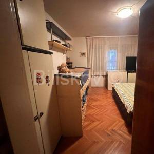 Split, Bačvice - dvosoban stan u manjoj zgradi, prodaja