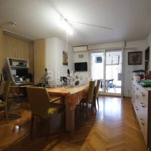 Split, Brodarica, prodaja trosoban stan103m2, parking 27m2