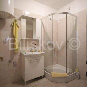 Split, centar, dvosoban stan 60m2 na 2.katu stambene zgrade