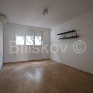 Split, centar, dvosoban stan 60m2 na 2.katu stambene zgrade