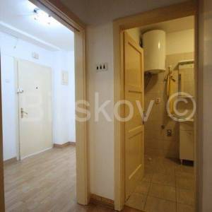 Split, centar, dvosoban stan 60m2 na 2.katu stambene zgrade